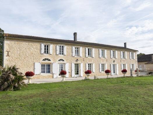 Villa à vendre 832 000 € 11 pièces 5 chambres 550 m² 9 000 m² de terrain Cissac Medoc 33250