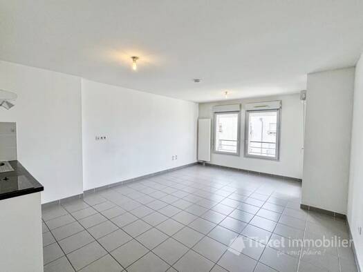 Appartement à vendre 164 000 € 3 pièces 2 chambres 60,1 m² 4ème étage Cornebarrieu 31700