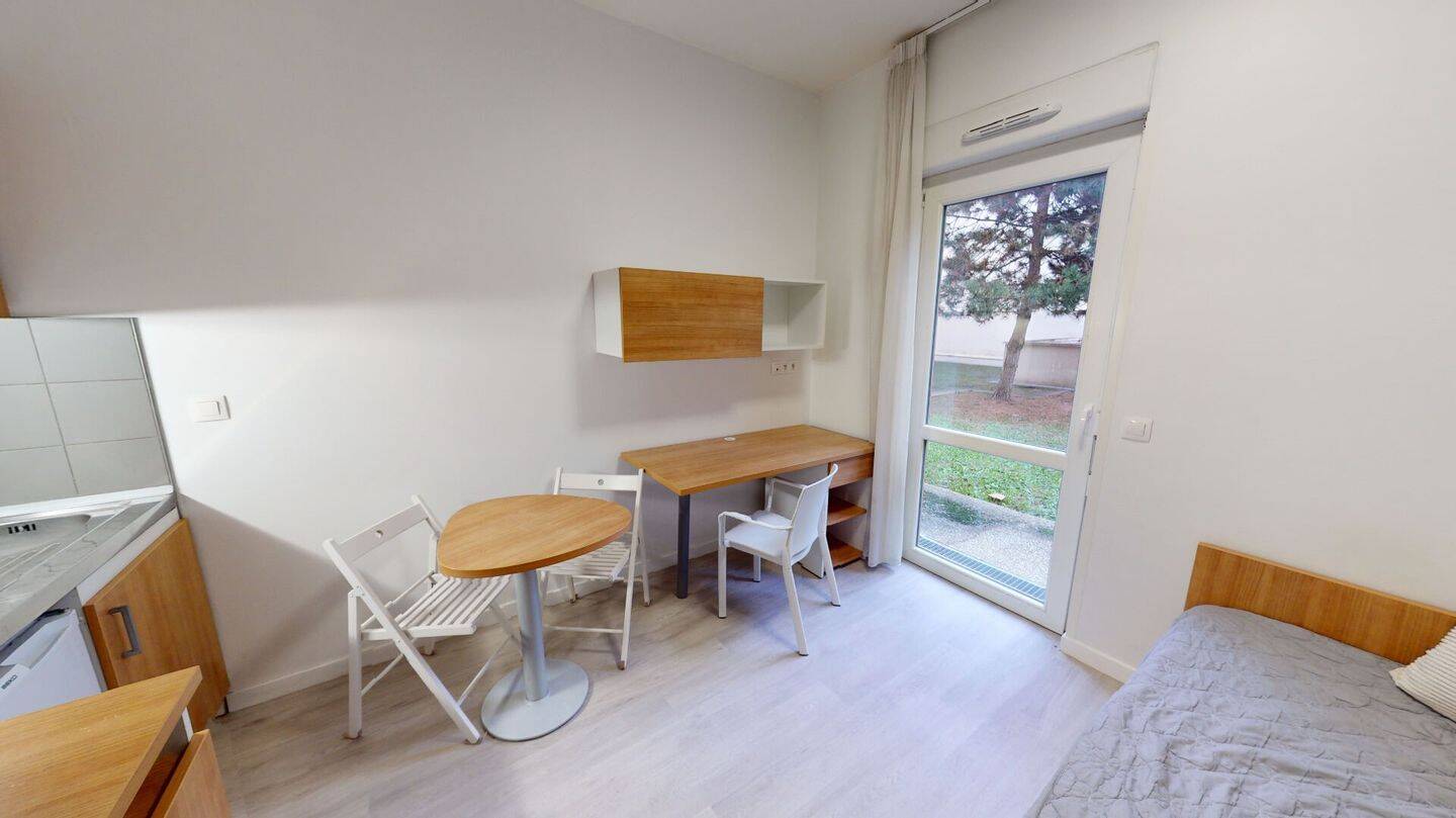 Maison à louer, 18m², IVRY SUR SEINE