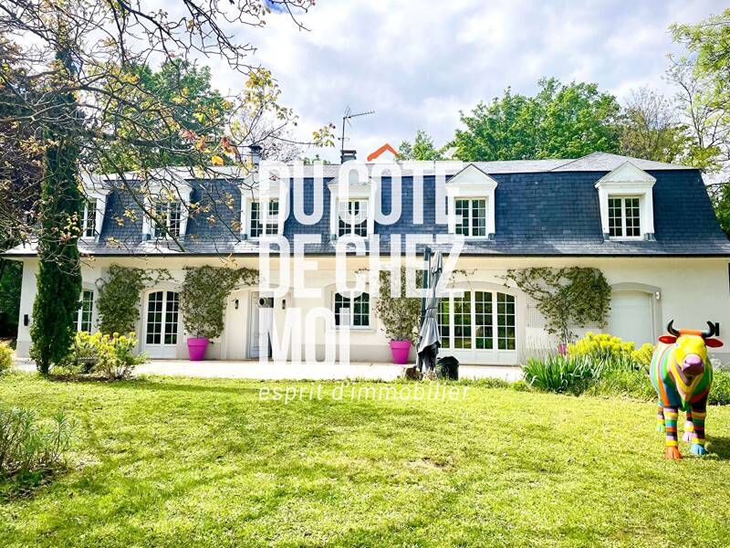 Maison à louer, 244m², SAINT GENIS LAVAL