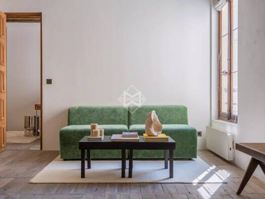 Appartement à vendre 850 000 € 2 pièces 1 chambre 46,01 m² Étage 3/1 Saint Thomas d'Aquin Paris 7ème arrondissement 75007