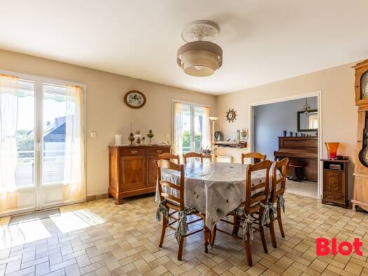 Maison à vendre 299 250 € 4 pièces 3 chambres 114,27 m² 633 m² de terrain Noyal-Châtillon-sur-Seiche 35230