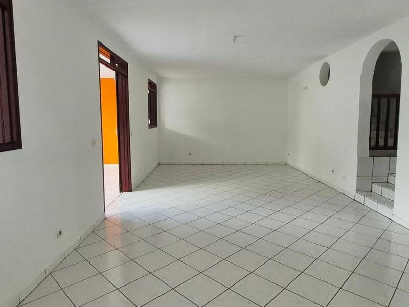 Maison à louer, 95m², LES ABYMES