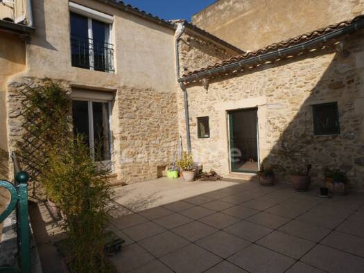 Maison à vendre 285 000 € 4 pièces 2 chambres 90 m² 212 m² de terrain Centre Ville Laudun-l'Ardoise 30290