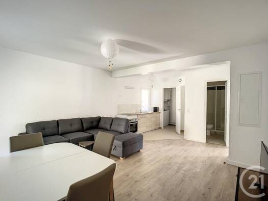 Appartement à louer 973 € 2 pièces 1 chambre 40,8 m² 1er étage Villeneuve-le-Roi 94290