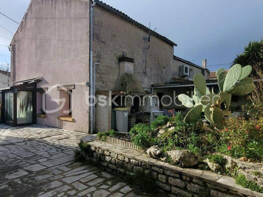 Maison de plain-pied à vendre 159 000 € 3 pièces 2 chambres 70 m² 335 m² de terrain Saint-Froult 17780