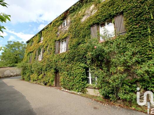 Maison de ville à vendre 85 000 € 5 pièces 3 chambres 179 m² 50 m² de terrain Sud Ambert 63600