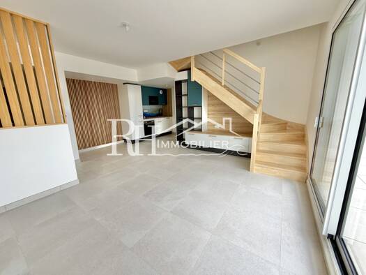 Duplex à vendre 356 400 € 3 pièces 2 chambres 69,8 m² Étage 1/1 Saint-Gilles-Croix-de-Vie 85800