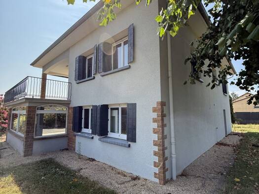 Villa à vendre 260 000 € 6 pièces 4 chambres 167 m² 1 407 m² de terrain Azé 71260