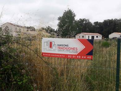 Terrain viabilisé à vendre 89 000 € 640 m² de terrain Remouillé 44140