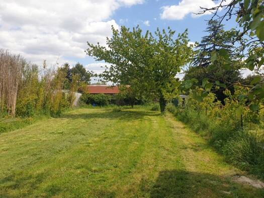Terrain constructible viabilisé à vendre 20 000 € 650 m² de terrain Saint-Même-les-Carrières 16720