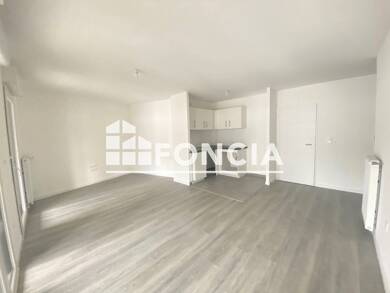 Appartement à louer 929 € 4 pièces 2 chambres 78,8 m² 2ème étage Hôtel de Ville Couëron 44220