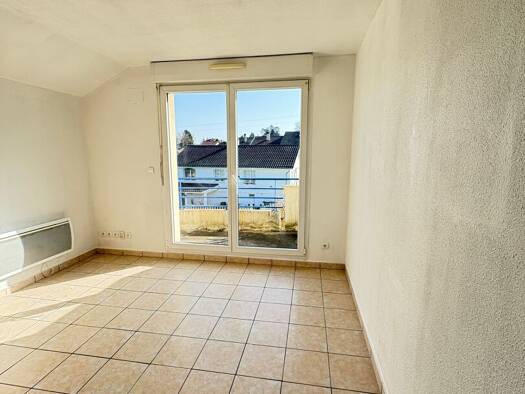 Appartement à louer 376 € 2 pièces 1 chambre 36 m² Étage 2/2 Houvergarten-Centre Ville Creutzwald 57150