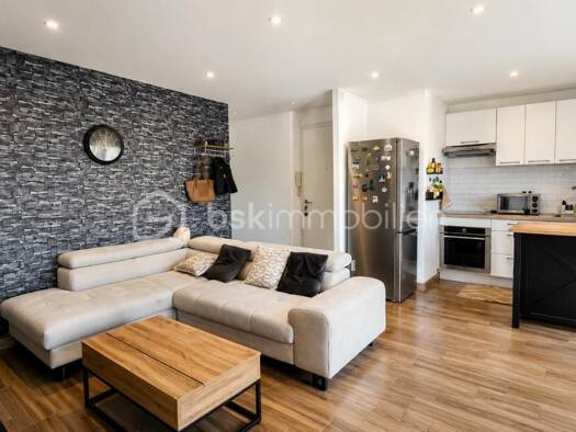Appartement à vendre 159 900 € 3 pièces 2 chambres 52,18 m² Étage 2/3 Centre Ville-Peyron La Seyne-sur-Mer 83500