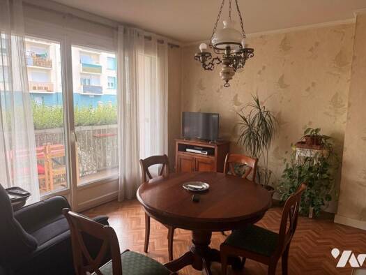 Appartement à vendre 115 000 € 2 chambres 69,08 m² RDC Oyonnax 01100