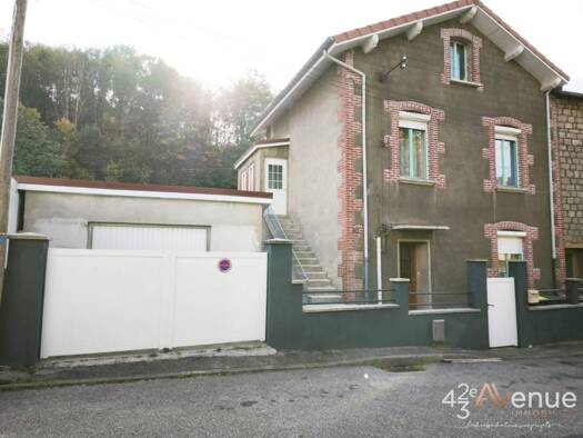 Maison de ville à vendre 179 000 € 5 pièces 3 chambres 110 m² 514 m² de terrain Peripherie La Ricamarie 42150