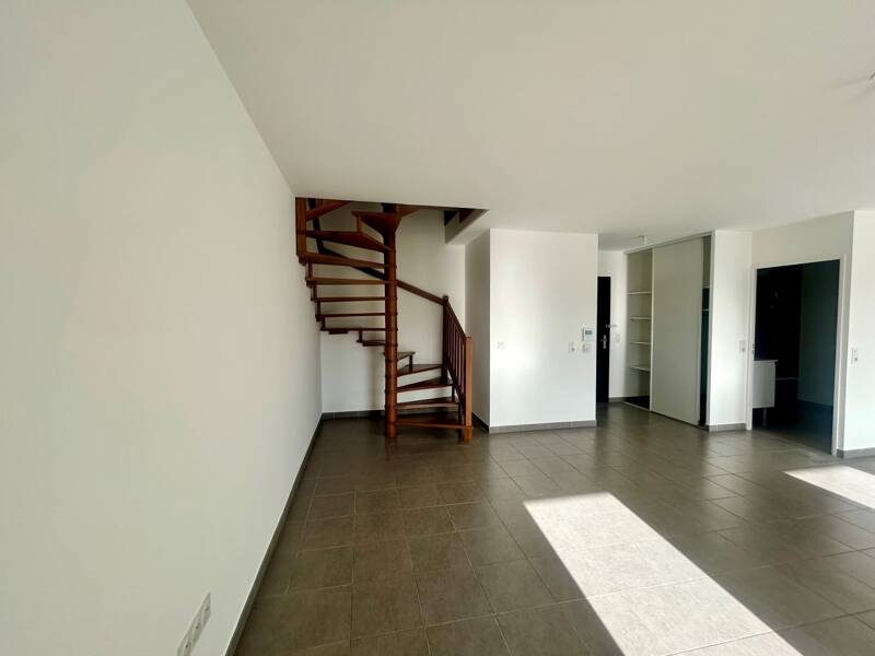 Maison à louer, 86m², MARSEILLE 7E