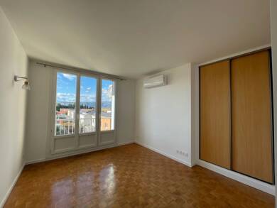 Appartement à louer 600 € 3 pièces 2 chambres 50 m² 2ème étage Montélimar 26200
