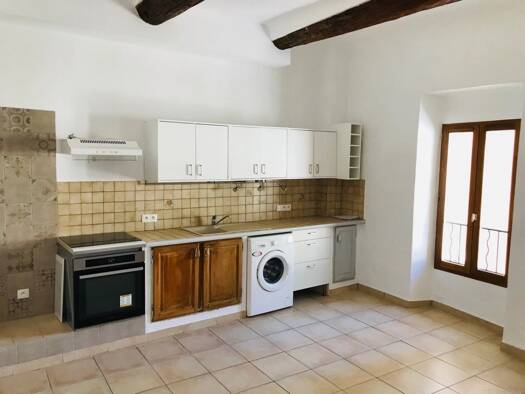 Studio à louer 525 € 1 pièce 24 m² 1er étage Centre Ancien-Cros-Lotins Éguilles 13510