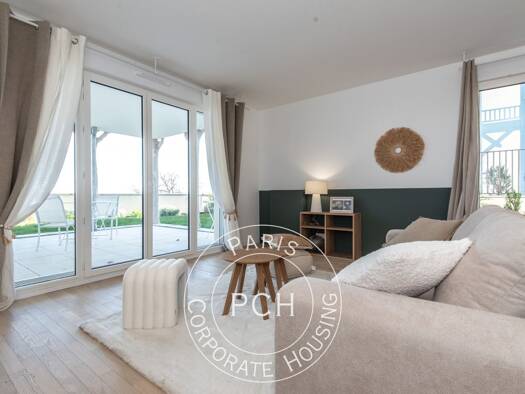 Appartement à louer 3 500 € 4 pièces 3 chambres 96 m² RDC Le Plessis-Robinson 92350