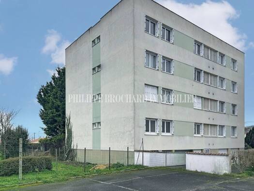 Appartement à vendre 128 880 € 5 pièces 3 chambres 102,7 m² RDC Luçon 85400