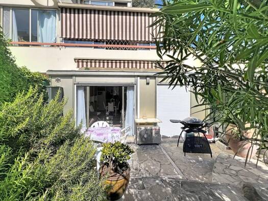 Appartement à vendre 252 000 € 3 pièces 2 chambres 47 m² RDC Marina Villeneuve-Loubet 06270