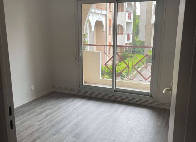 Appartement à louer 763 € 3 pièces 2<br/>chambres 64,8 m²<br/>superficie 3/4<br/>étage Rangueil-Sauzelong-Pech David-Pouvourville Toulouse 31400