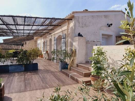Maison à vendre 360 000 € 12 pièces 7 chambres 267 m² Goudargues 30630