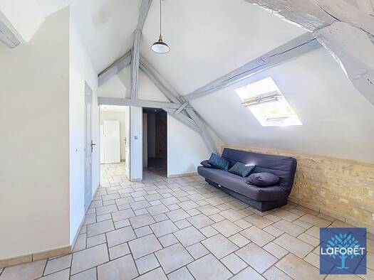 Appartement à louer 755 € 3 pièces 2 chambres 37 m² Dernier étage, Étage 2/2 Saint Pierre Etampes 91150