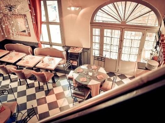 Restaurant à vendre Fonds de commerce 200 000 € 70 m² d'espace de restauration Centre Ville Pézenas 34120