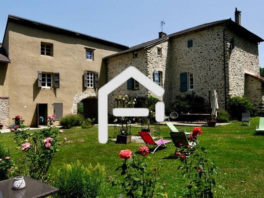 Maison à vendre 1 159 200 € 22 pièces 16 chambres 840 m² 20 745 m² de terrain Foix 09000