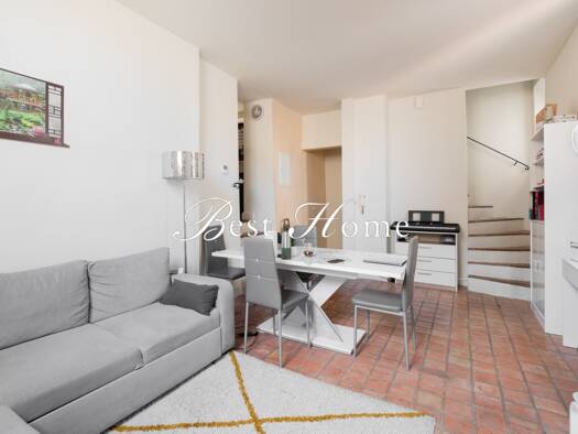 Appartement à louer 890 € 4 pièces 3 chambres 72 m² Étage 2/3 Nîmes 30000