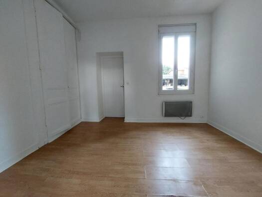Appartement à louer 360 € 2 pièces 1 chambre 33 m² RDC/3 Cavees Est Caudebec-lès-Elbeuf 76320