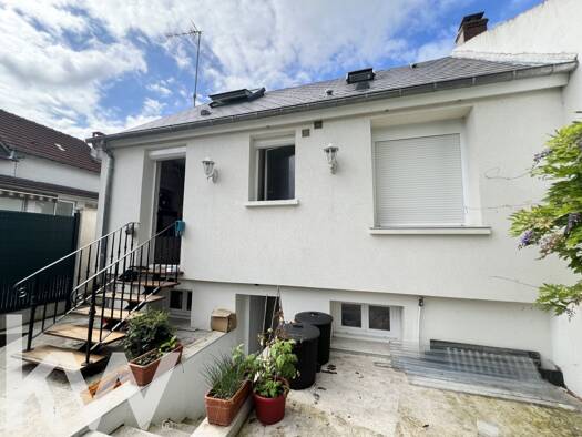 Maison à vendre 186 000 € 3 pièces 2 chambres 50 m² 281 m² de terrain Les Chaises Saint Jean de la Ruelle 45140