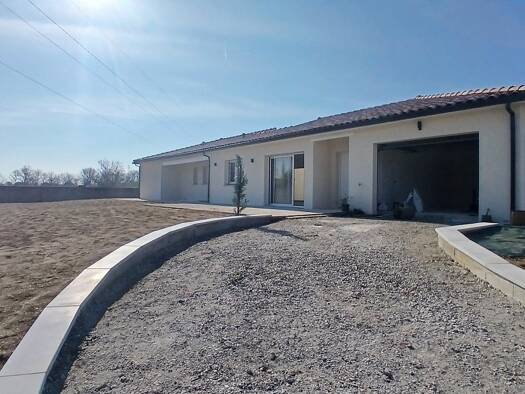 Maison de plain-pied à louer 1 430 € 4 pièces 3 chambres 109 m² Frouzins 31270