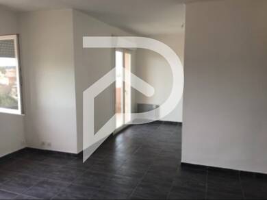 Appartement à vendre 144 500 € 4 pièces 2 chambres 74 m² Dernier étage, Étage 4/4 Lunel 34400