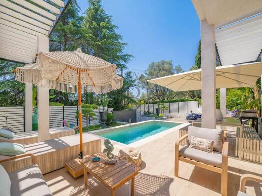 Villa à vendre 1 895 000 € 7 pièces 3 chambres 214 m² 600 m² de terrain Village-Le Val-Cabrieres Mougins 06250