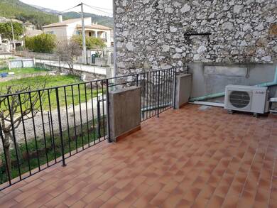 Appartement à louer 861 € 3 pièces 2 chambres 70 m² 1er étage Cuges-les-Pins 13780