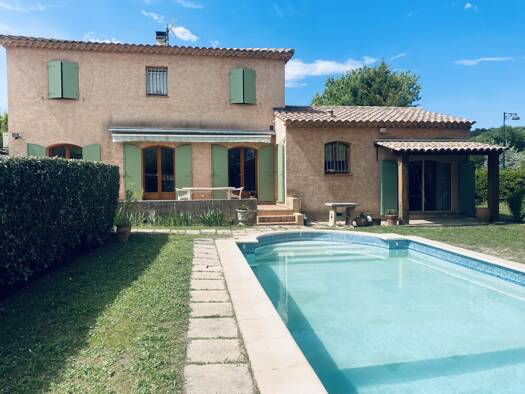 Villa à vendre 519 000 € 6 pièces 4 chambres 134 m² 1 291 m² de terrain Saint-Pantaléon 84220