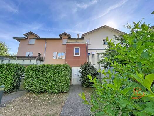 Duplex à vendre 269 000 € 2 pièces 1 chambre 47 m² 1er étage Gex 01170
