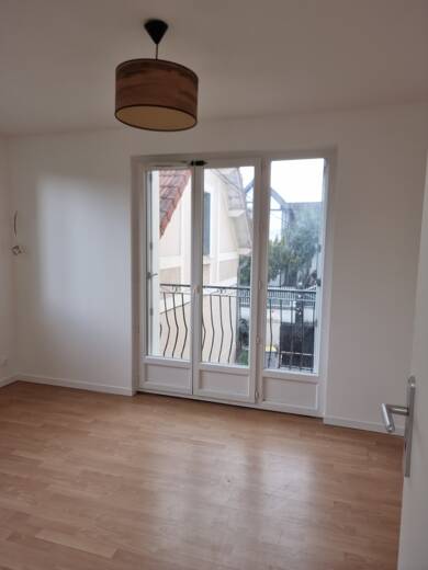 Maison à louer 1 095 € 3 pièces 2 chambres 53 m² 100 m² de terrain Les Pavillons sous Bois 93320