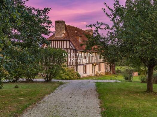 Maison à vendre 424 000 € 7 pièces 4 chambres 209 m² 3 000 m² de terrain Camembert 61120