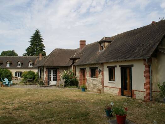 Maison à vendre 477 000 € 10 pièces 7 chambres 241 m² 5 338 m² de terrain Mézières-en-Vexin 27510
