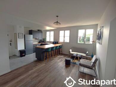 Appartement à louer 675 € 1 pièce 2 chambres 10 m² 2ème étage Mairie Vélizy-Villacoublay 78140