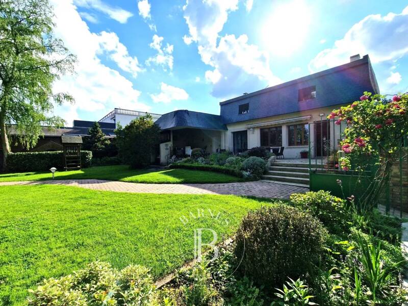 Maison à vendre, 248m², VIEILLE EGLISE EN YVELINES