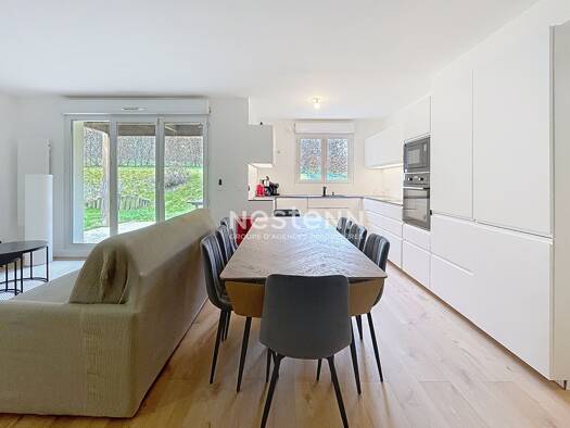 Appartement à louer 1 480 € 4 pièces 3 chambres 75 m² RDC Village Bouffémont 95570