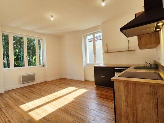 Appartement à vendre 149 000 € 2 pièces 1 chambre 45 m² Étage 1/1 Argenté-Nonères Mont-de-Marsan 40000