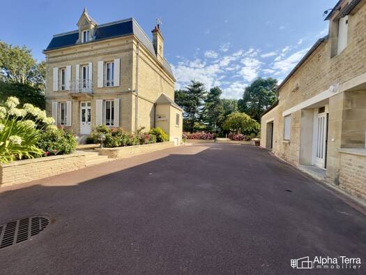 Maison à vendre 934 500 € 10 pièces 6 chambres 217 m² 1 902 m² de terrain Douvres-la-Délivrande 14440
