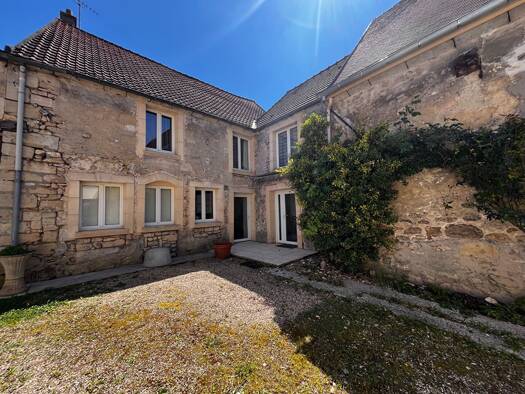 Maison à vendre 329 000 € 4 pièces 2 chambres 133 m² 1 630 m² de terrain Precy sur Oise 60460