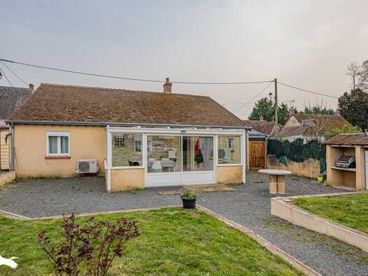 Maison de plain-pied à vendre 159 000 € 4 pièces 2 chambres 93 m² 4 767 m² de terrain Saint-Cyr-du-Gault 41190